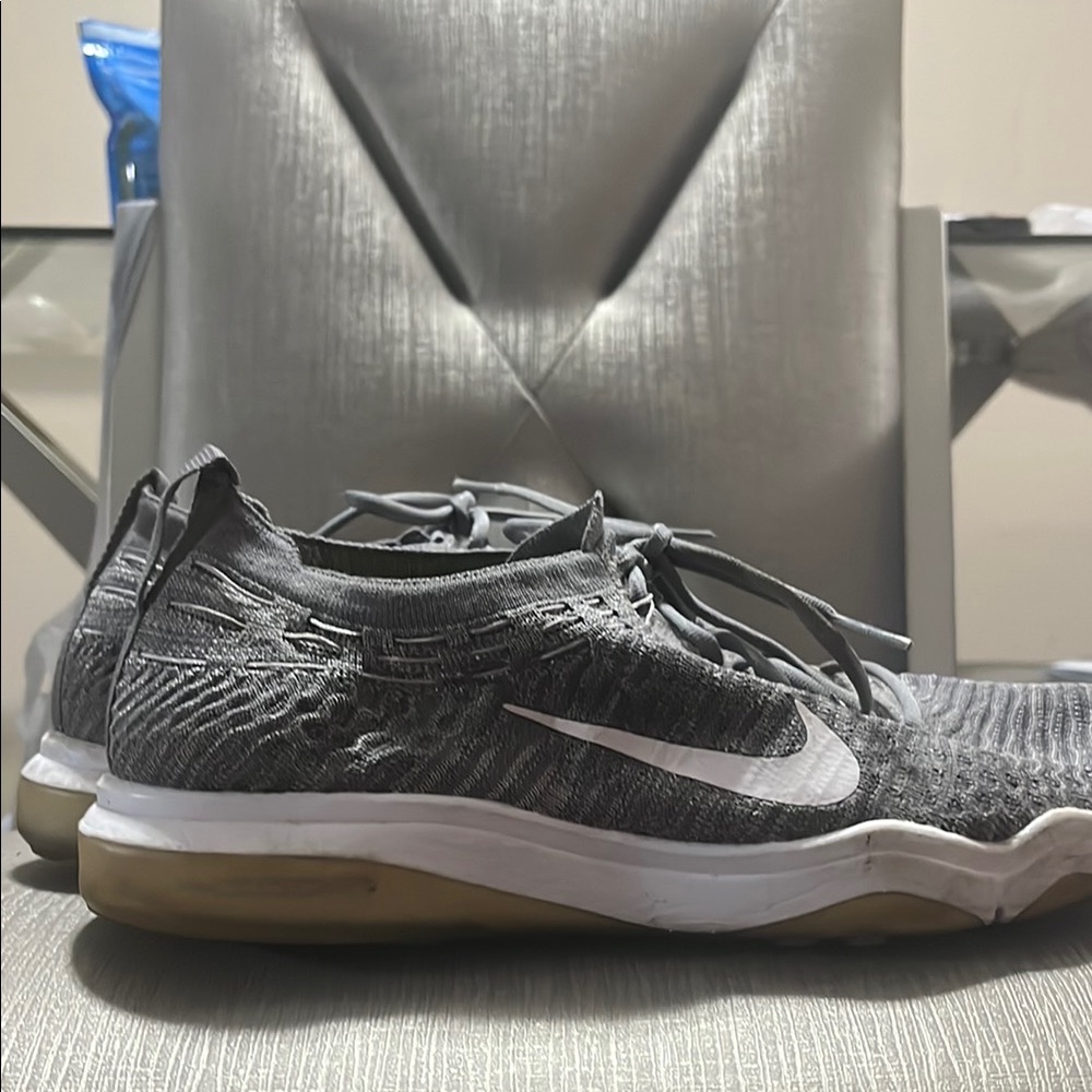 Nike Men's Gray Running Shoes